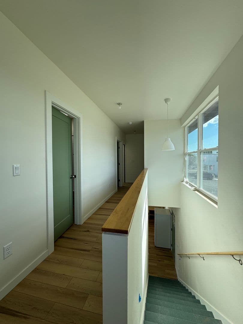 Ellensburg House: 405 E Windsor Ct #1