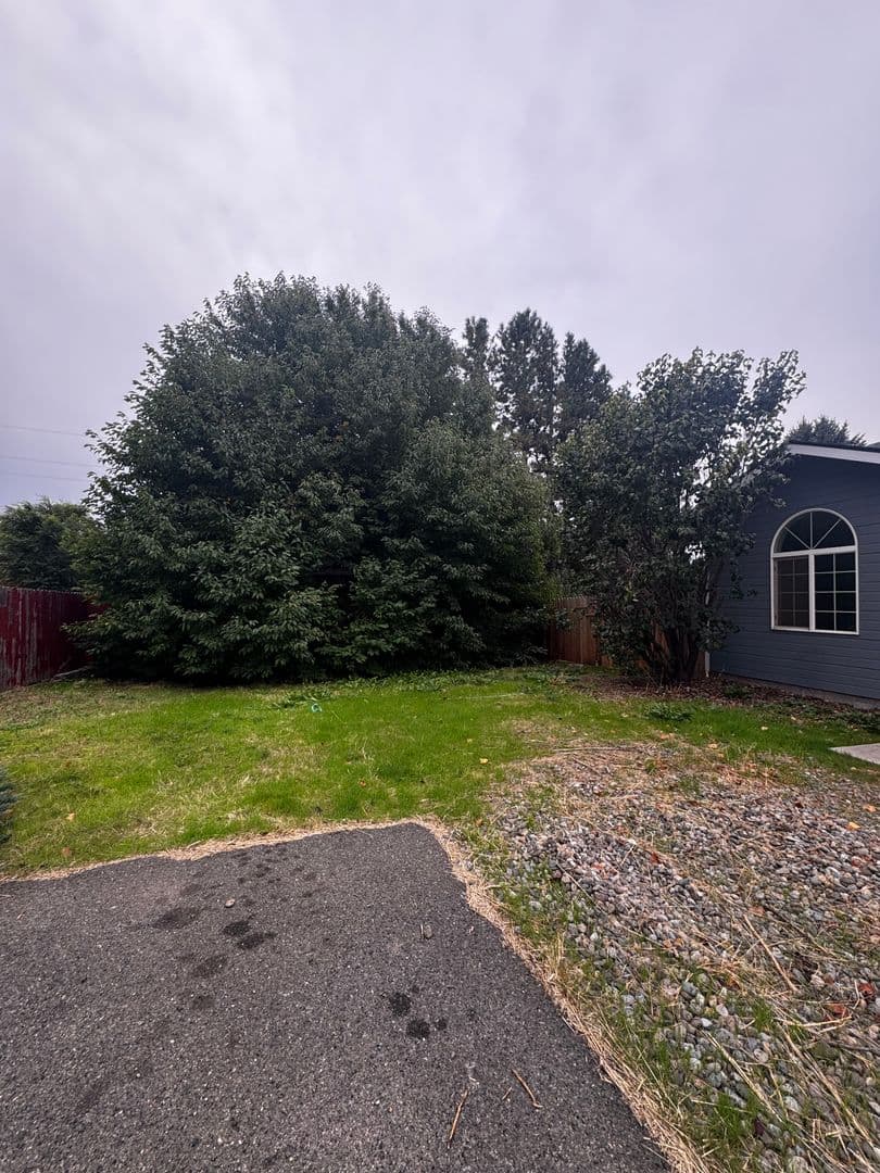 Ellensburg House: 2203 N Abbey Glen Ct