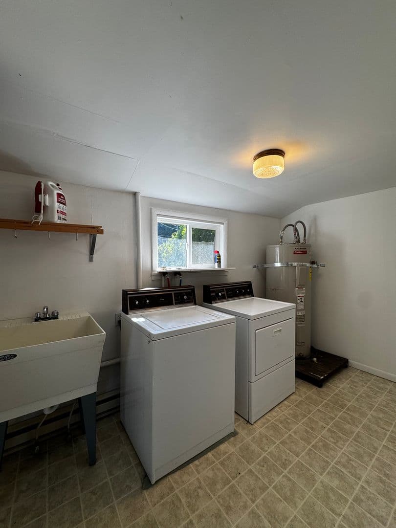 Ellensburg House: 814 E 5th Ave