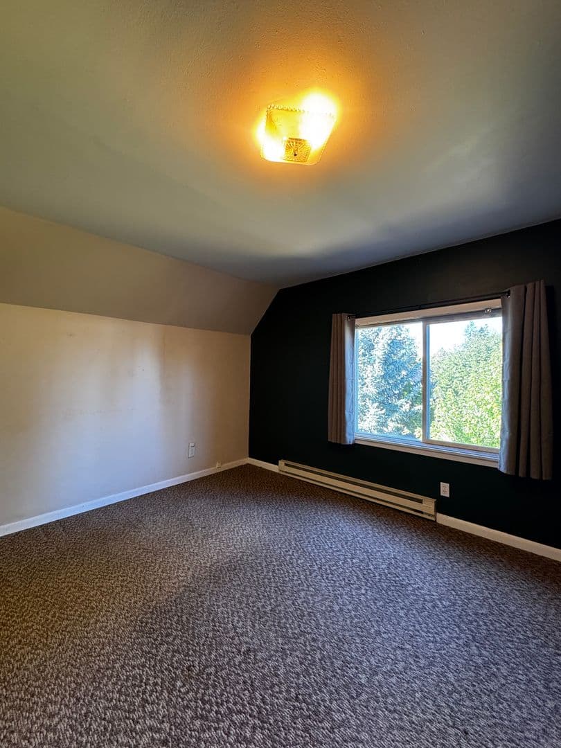 Ellensburg House: 814 E 5th Ave