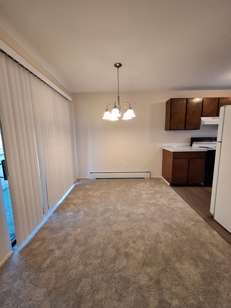 Ellensburg Apartment: 700 E 5th Ave