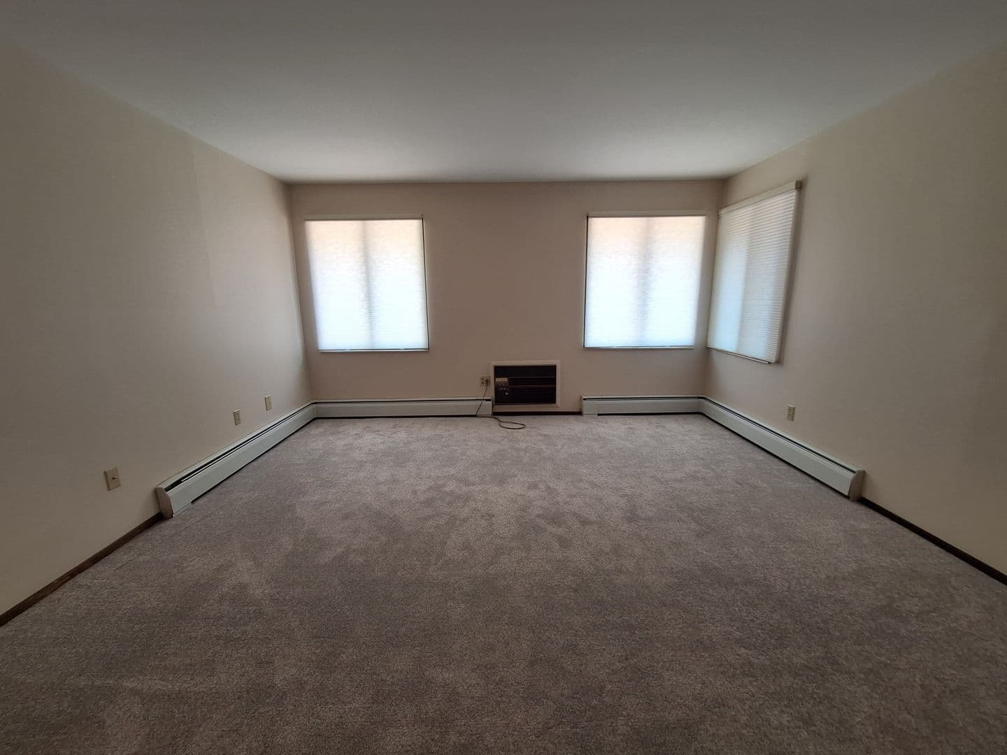 Ellensburg Apartment: 700 E 5th Ave