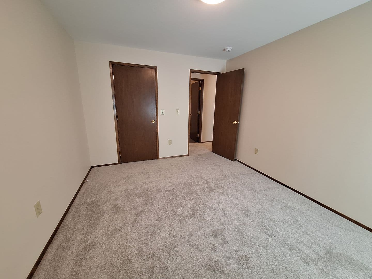 Ellensburg Apartment: 700 E 5th Ave