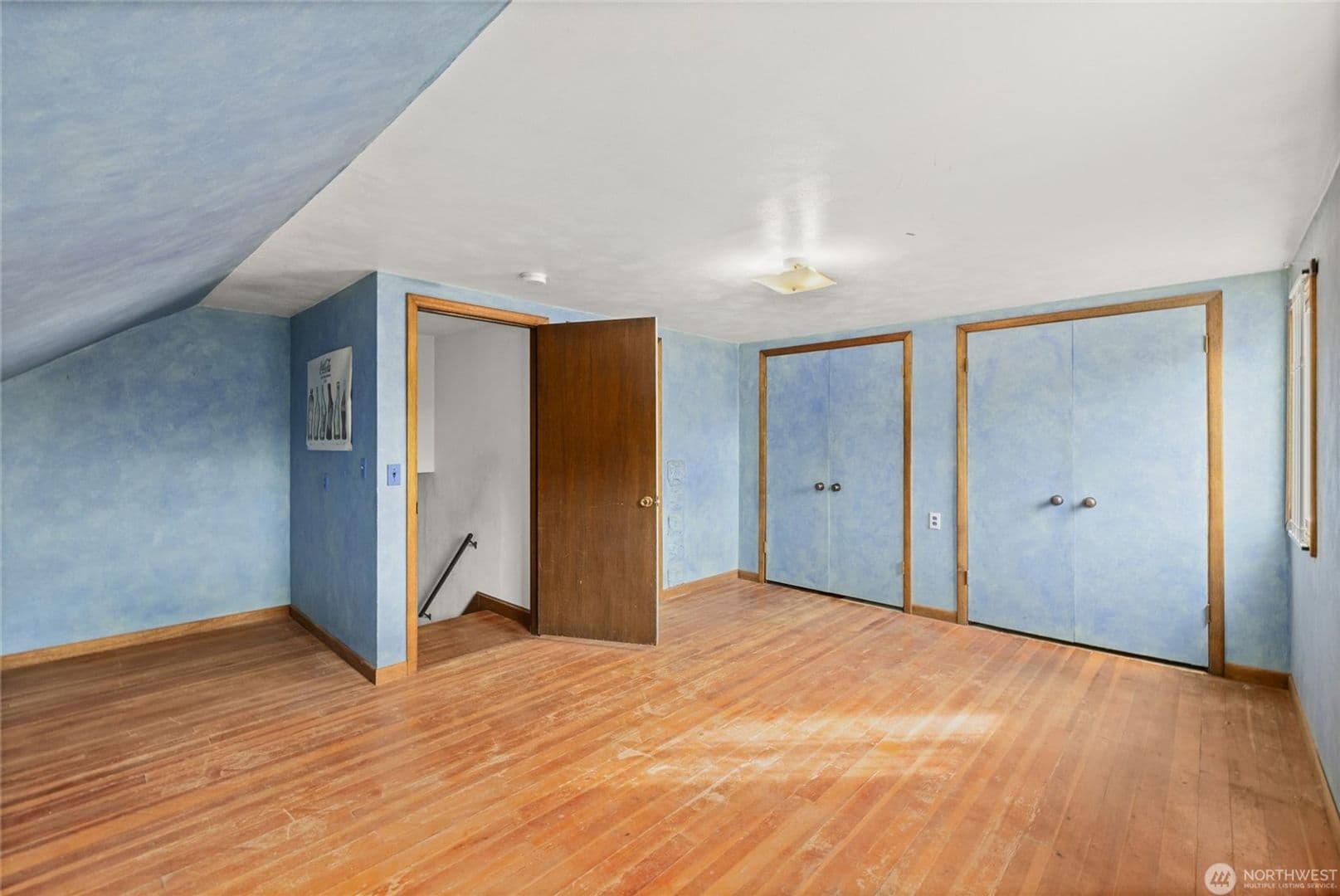 Ellensburg House: 312 E Manitoba