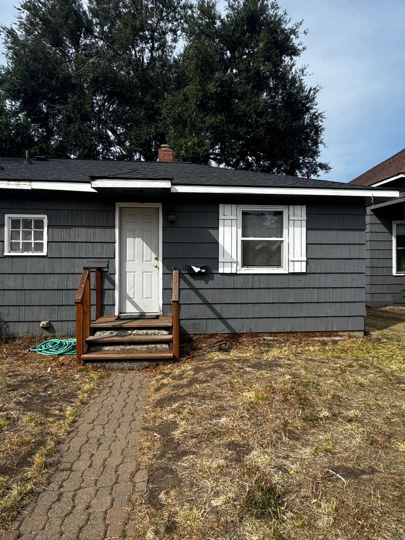 Ellensburg House: 203 S. Pine