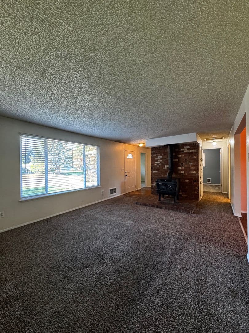Ellensburg House: 1806 Parklane