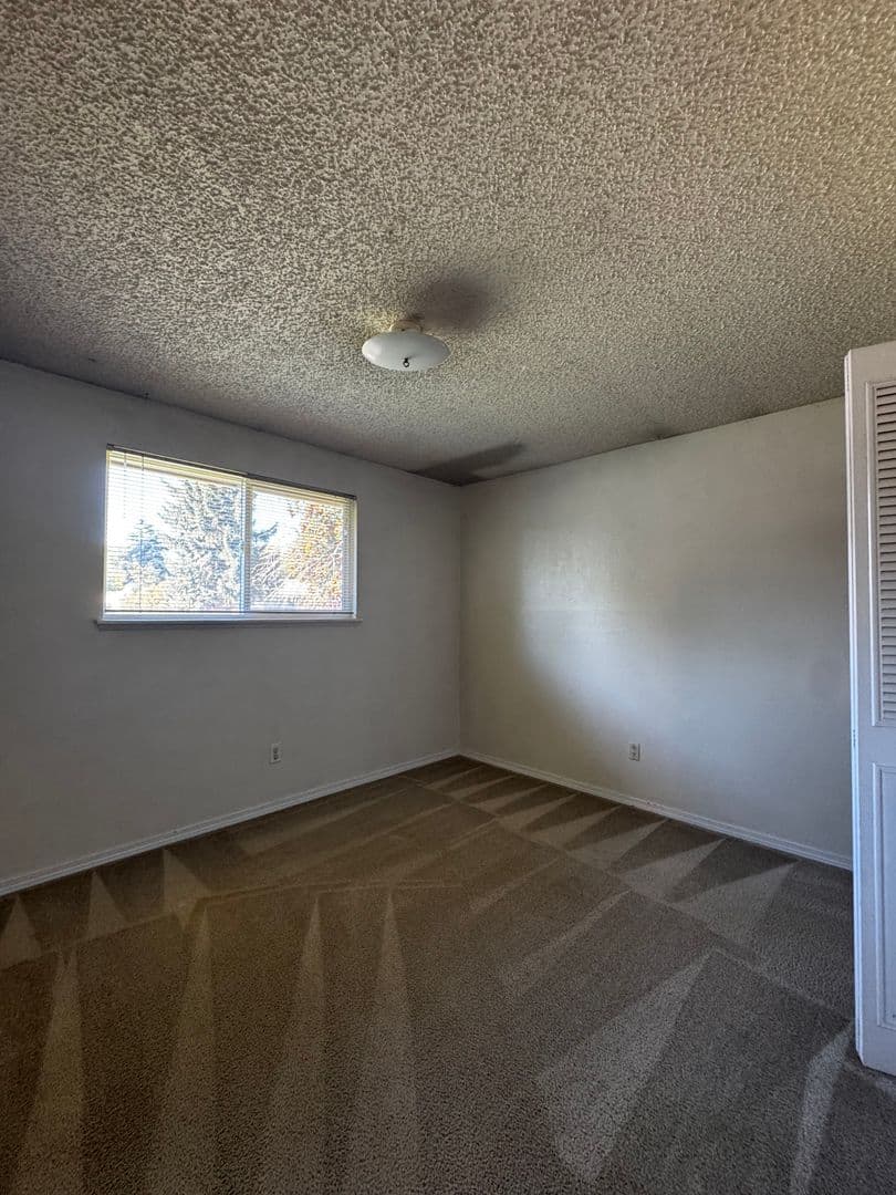 Ellensburg House: 1806 Parklane
