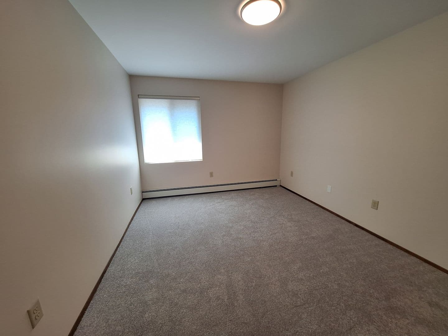 Ellensburg Apartment: 700 E 5th Ave