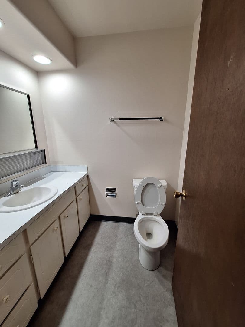 Ellensburg Apartment: 700 E 5th Ave