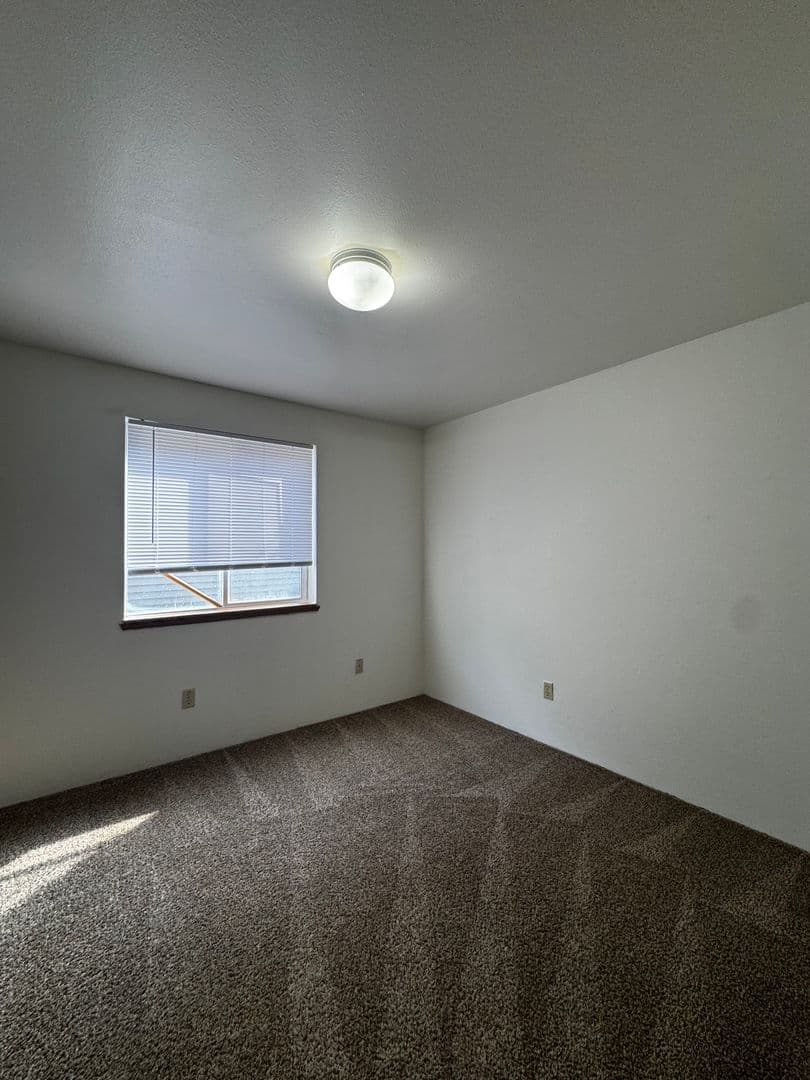 Ellensburg Apartment: 803-903 Juniper Ave