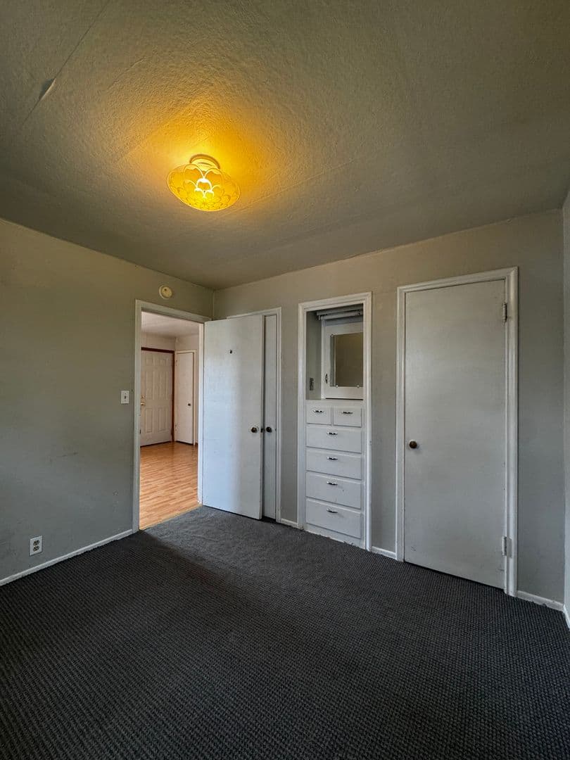 Ellensburg House: 203 S. Pine