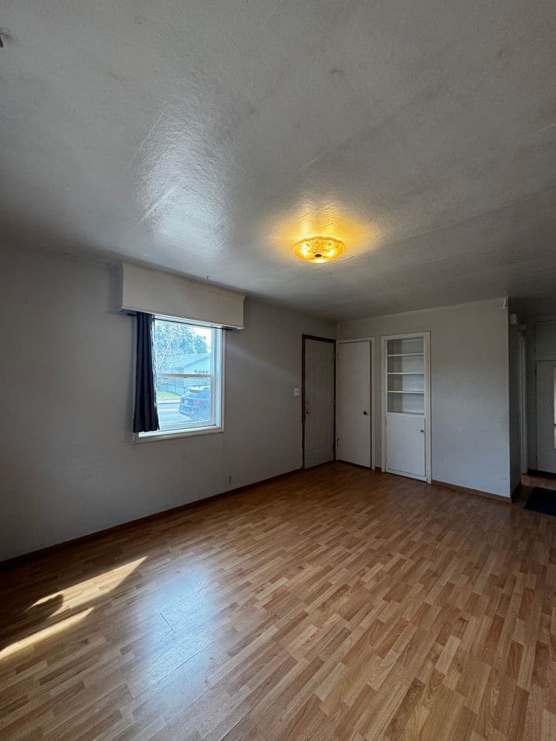 Ellensburg House: 203 S. Pine