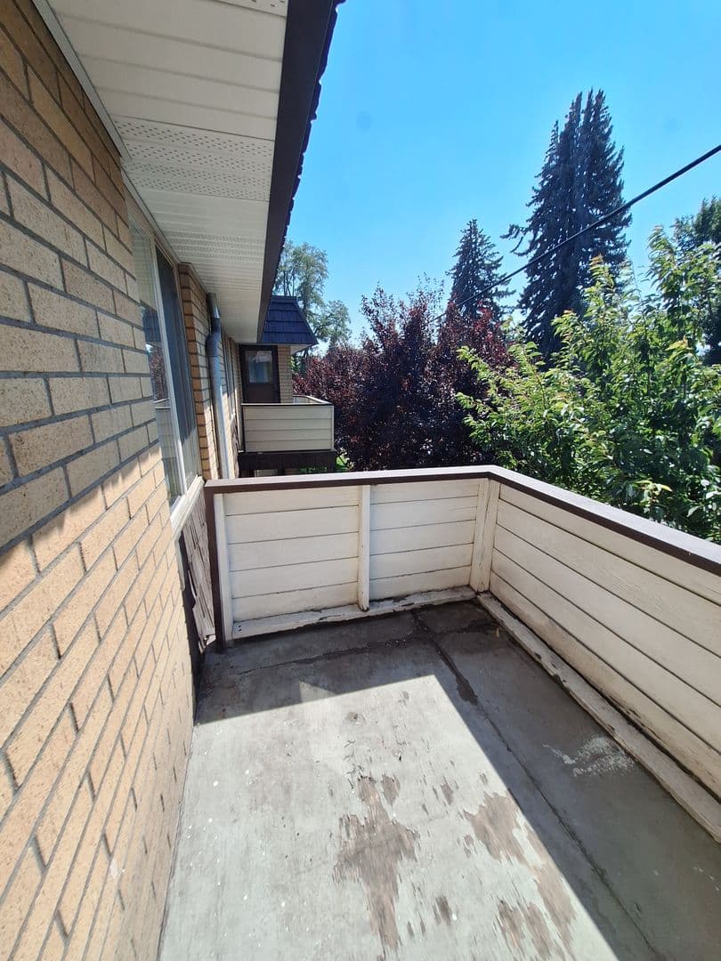 Ellensburg Apartment: 700 E 5th Ave