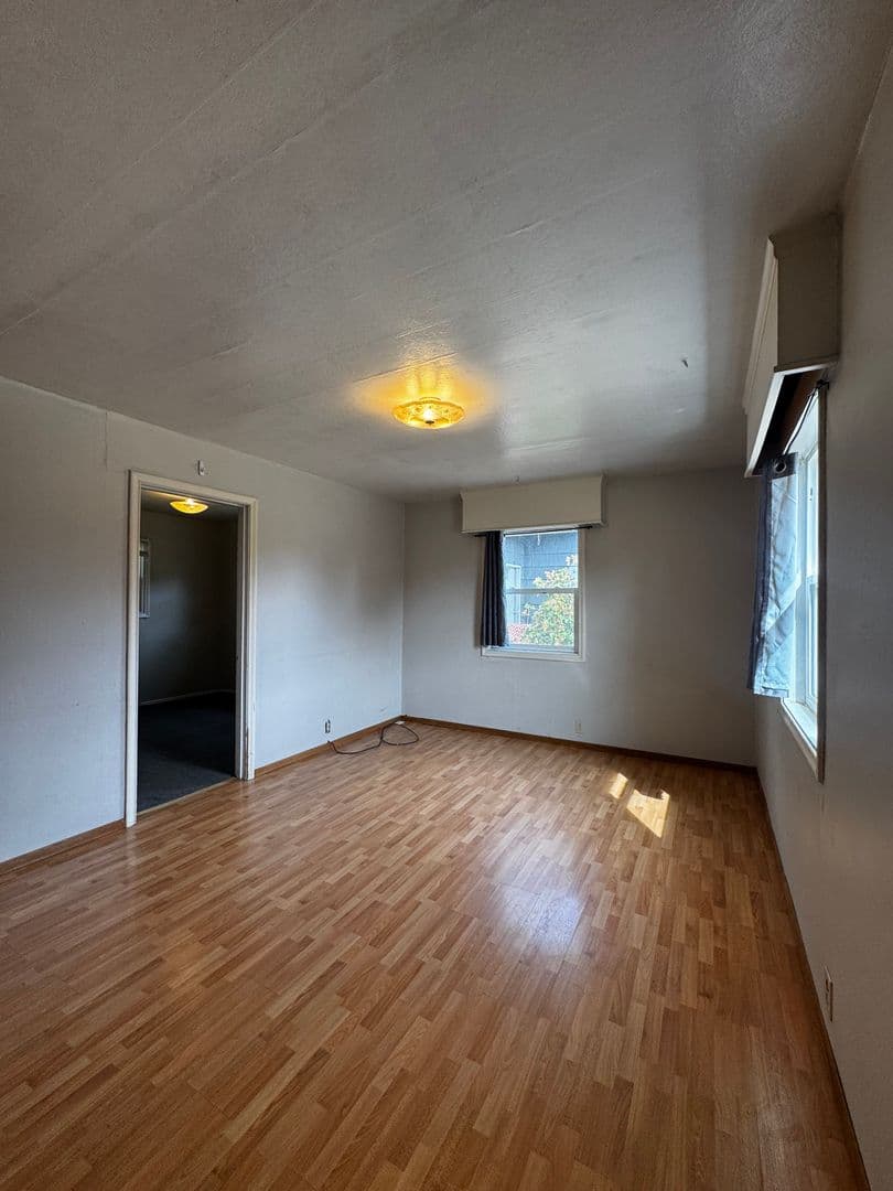 Ellensburg House: 203 S. Pine