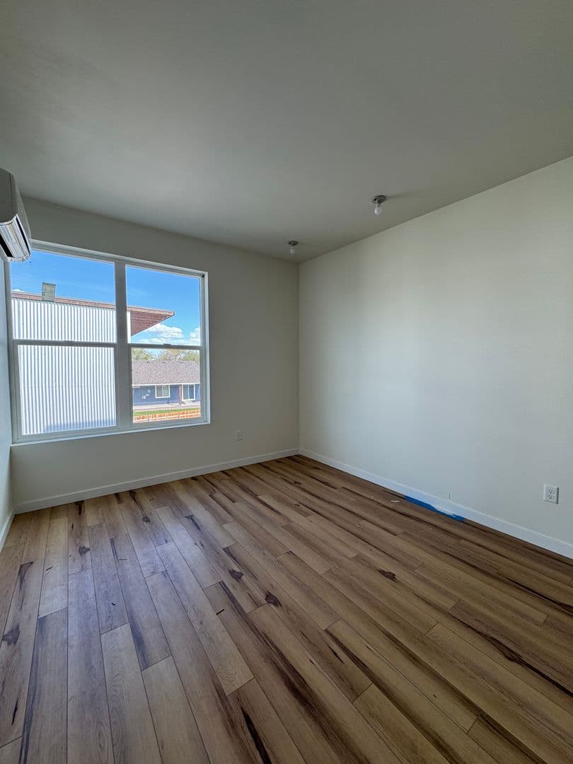 Ellensburg House: 405 E Windsor Ct #1