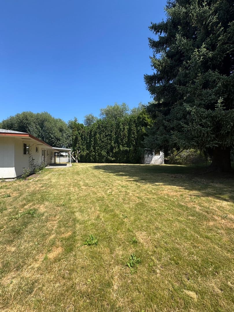 Ellensburg House: 1702 College Pl
