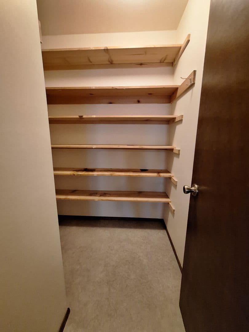 Ellensburg Apartment: 700 E 5th Ave