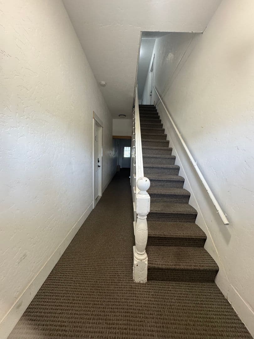 Ellensburg Apartment: 704 North Kittitas Street