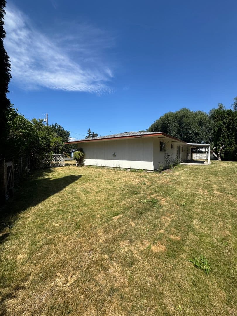 Ellensburg House: 1702 College Pl