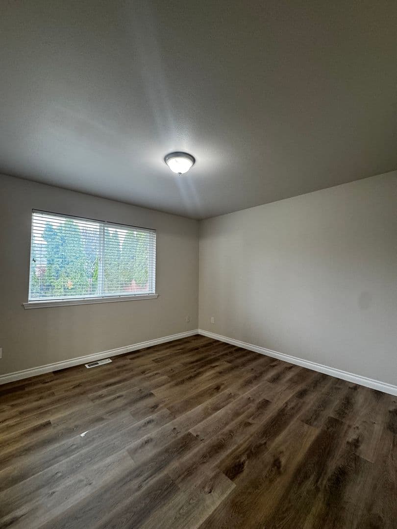 Ellensburg House: 2203 N Abbey Glen Ct