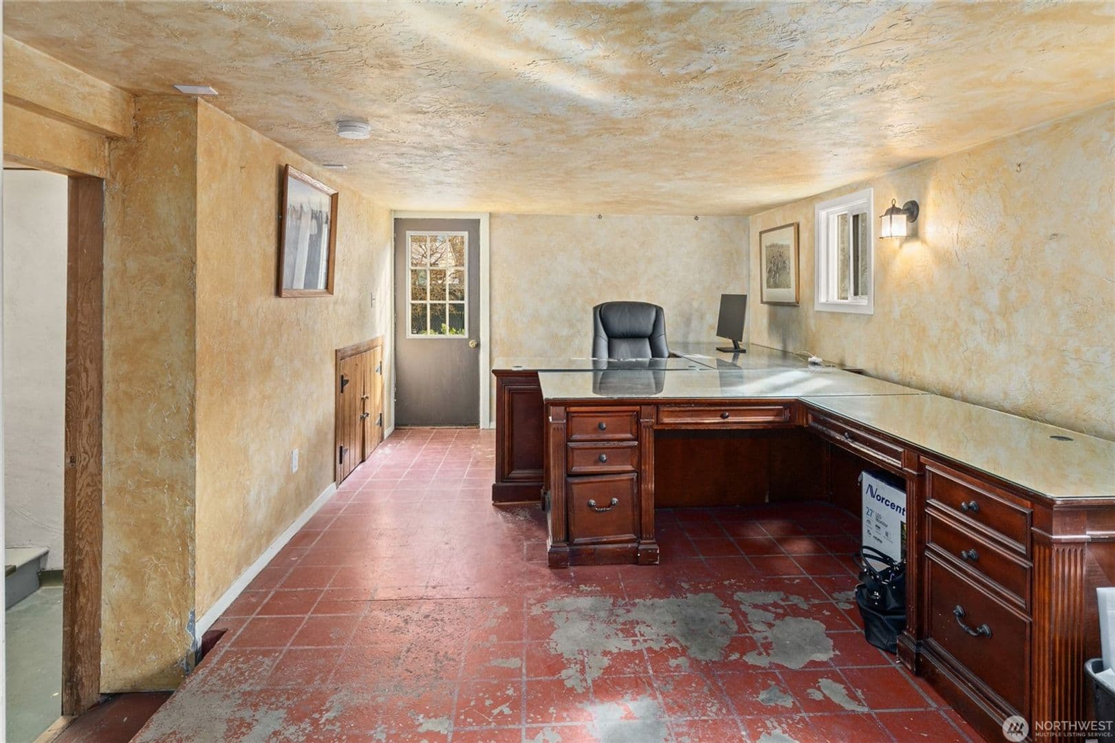 Ellensburg House: 312 E Manitoba