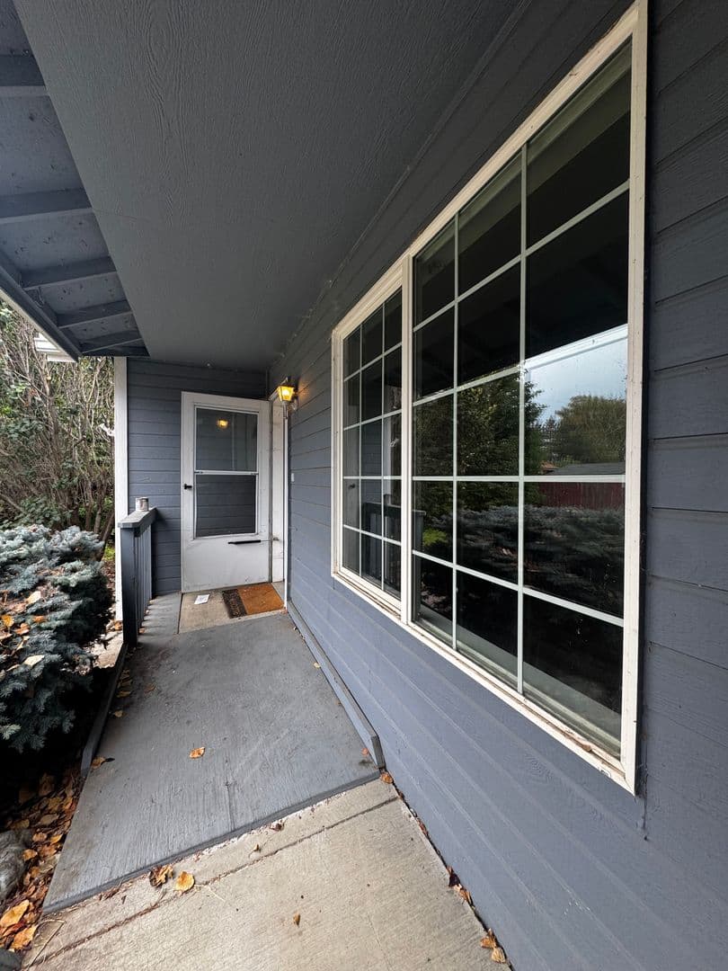 Ellensburg House: 2203 N Abbey Glen Ct