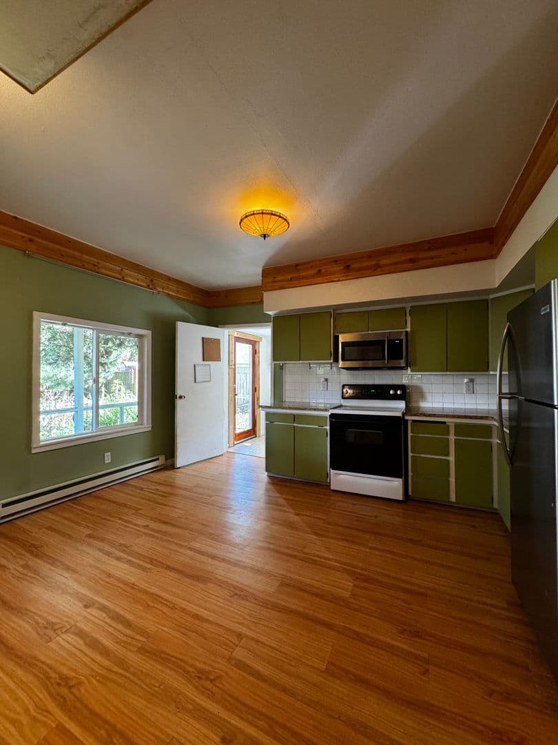 Ellensburg House: 814 E 5th Ave