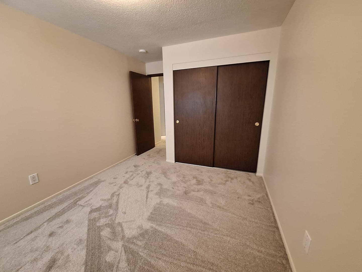 Ellensburg Apartment: 700 E 5th Ave