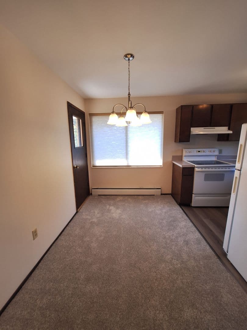 Ellensburg Apartment: 700 E 5th Ave