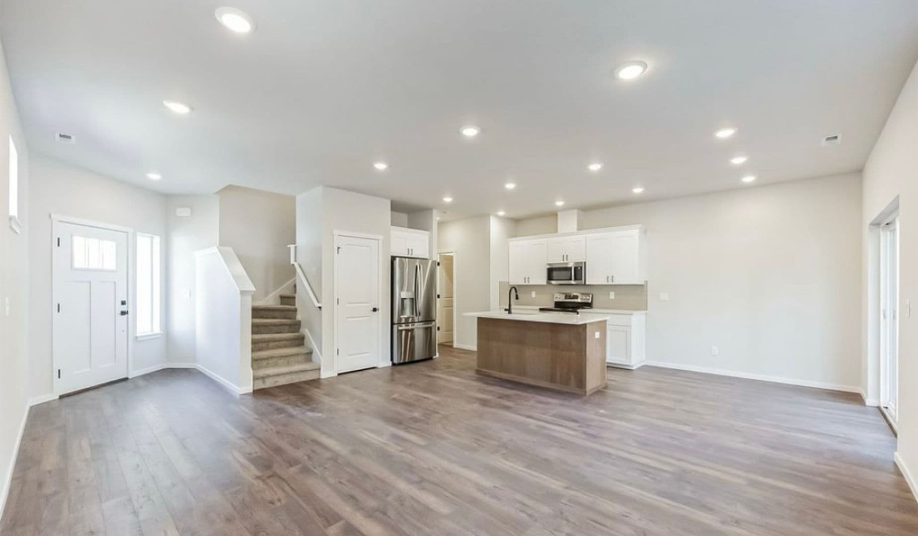 Cle Elum Townhome: 907 E Fourth St