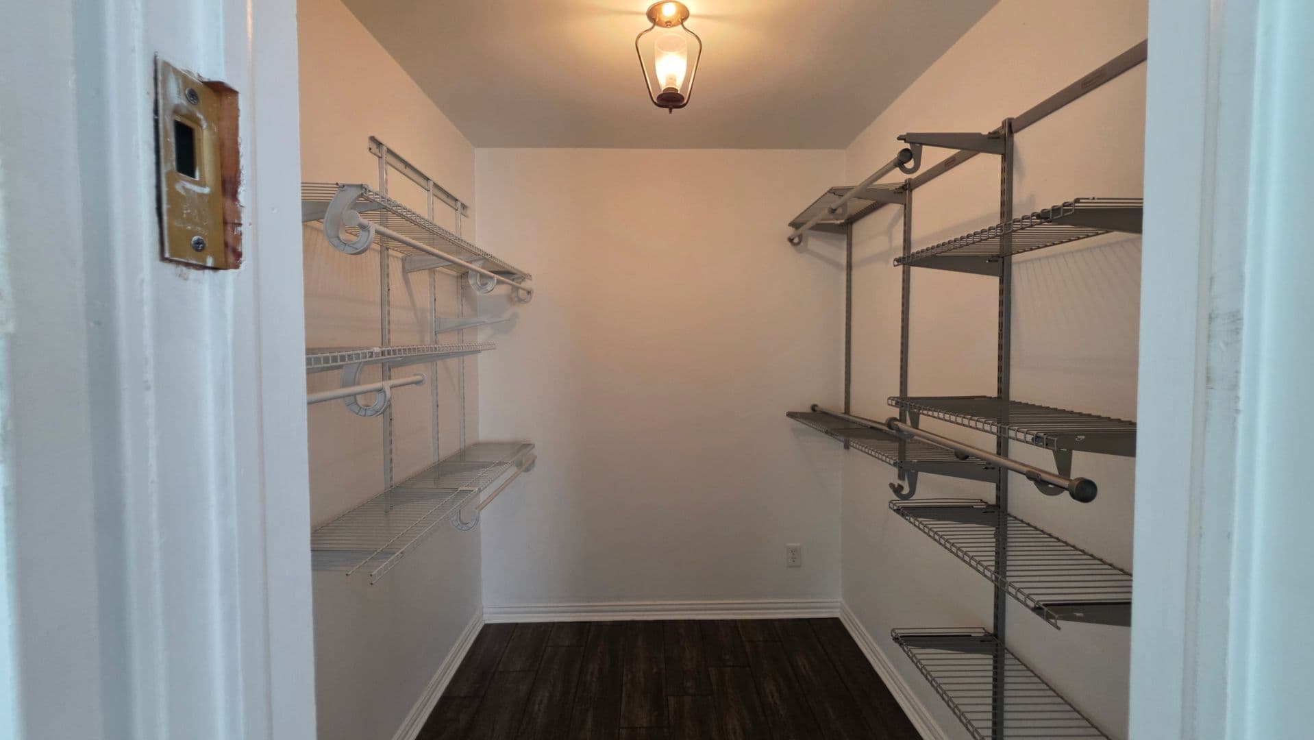 Fort Worth House: 3741 Hilltop Road