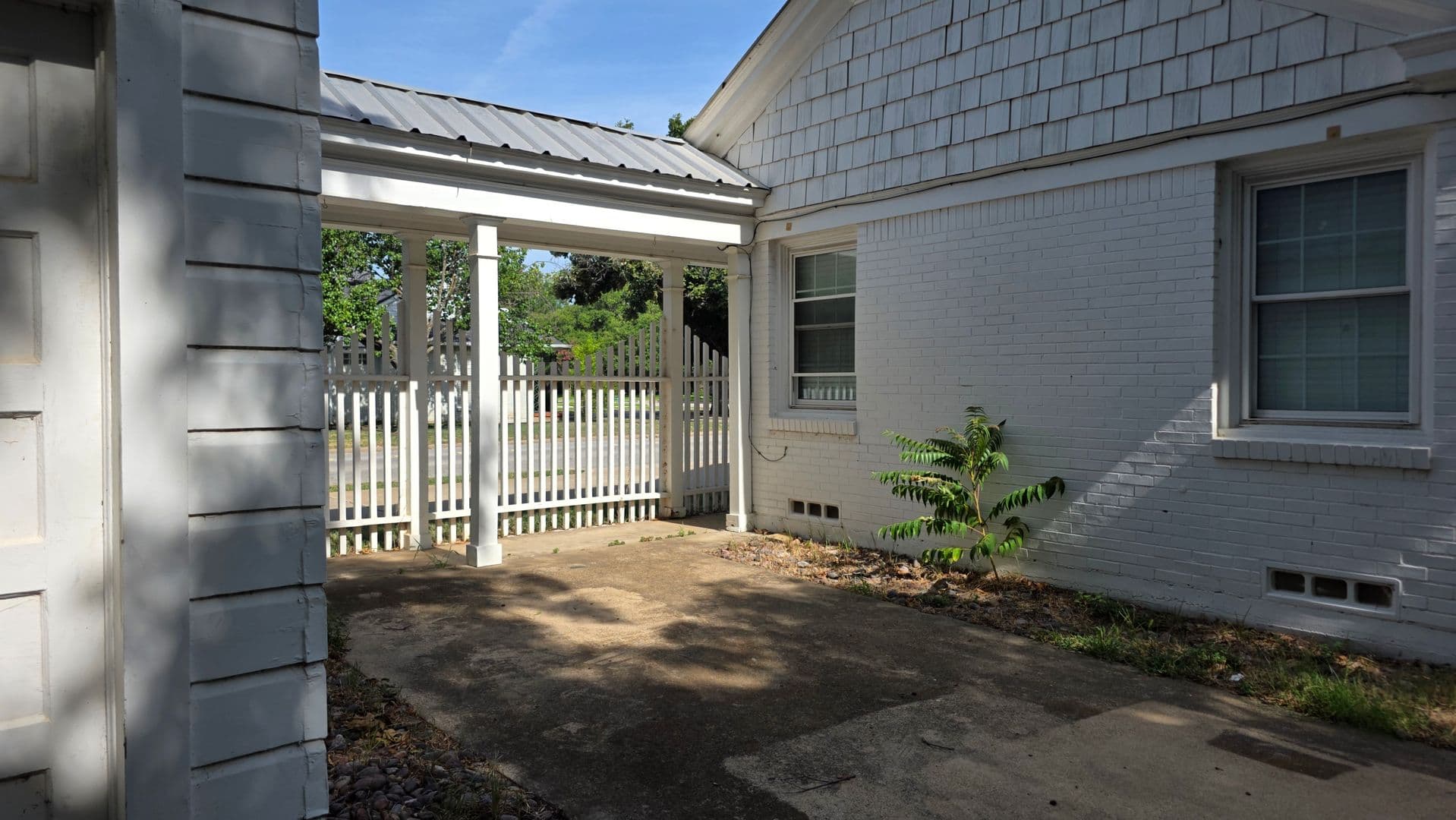Fort Worth House: 3741 Hilltop Road