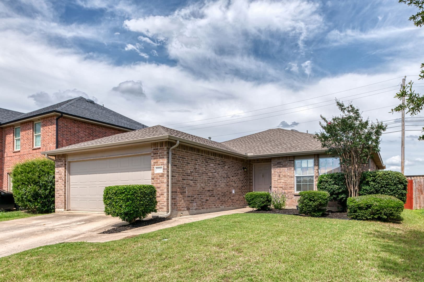 Fort Worth House: 9020 Noontide Drive
