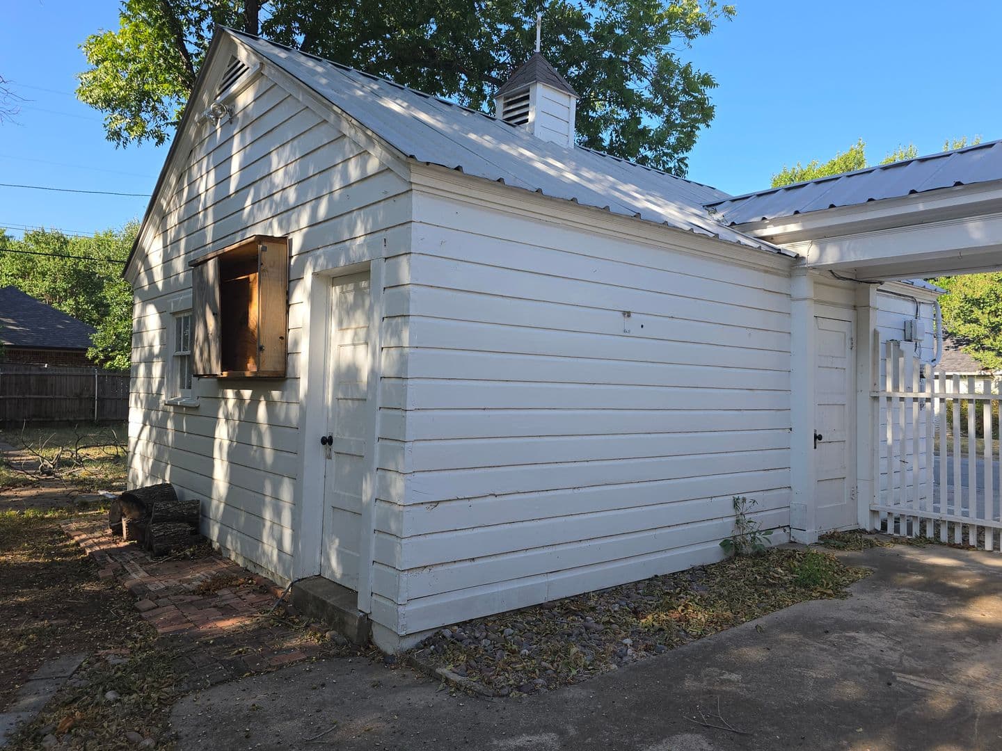 Fort Worth House: 3741 Hilltop Road
