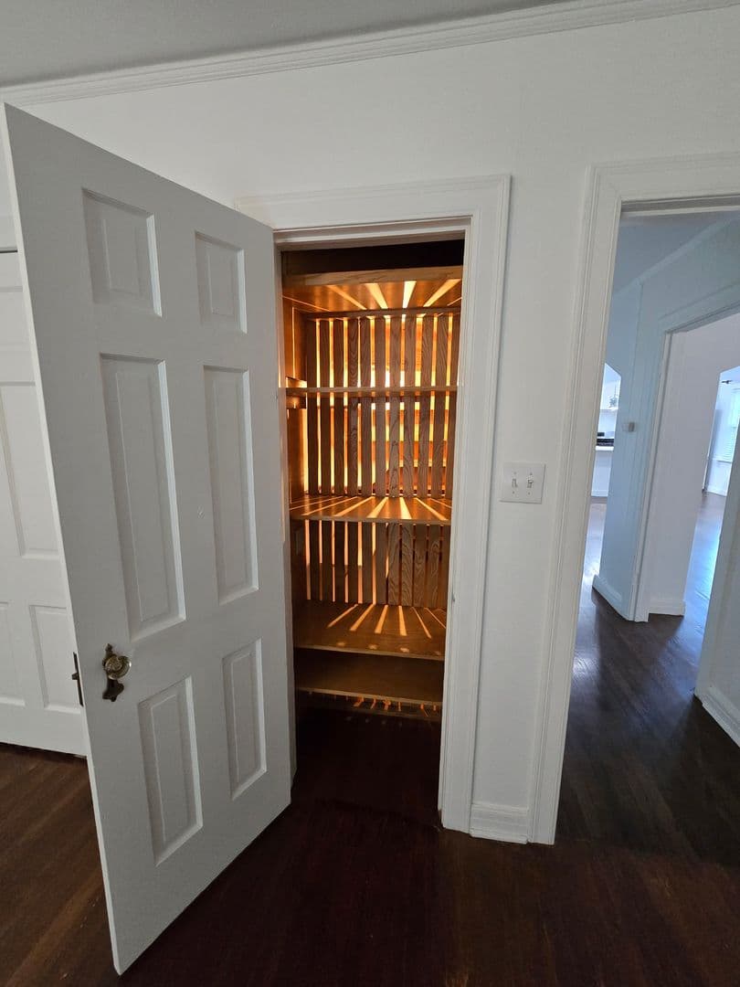 Fort Worth House: 3741 Hilltop Road