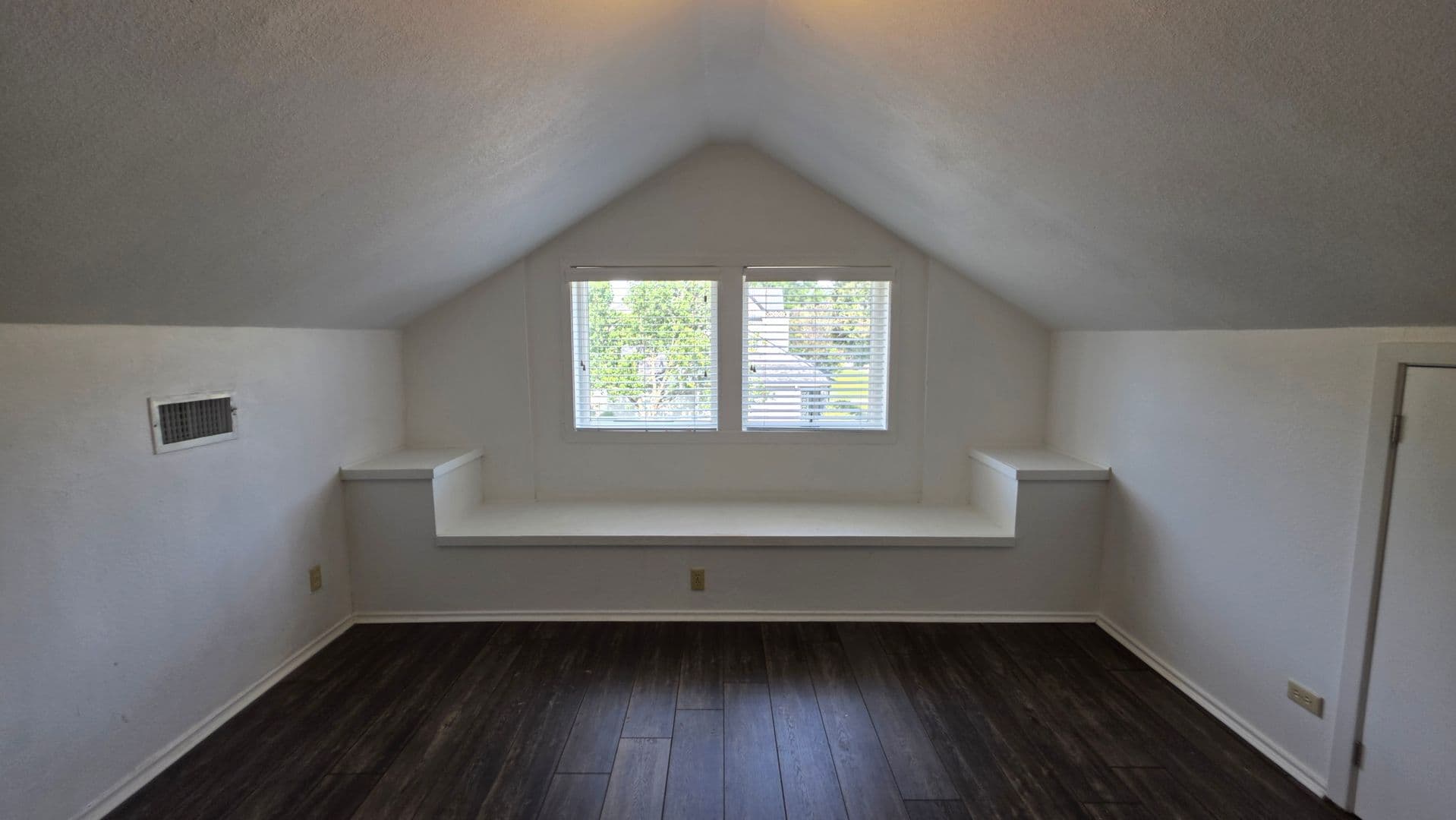 Fort Worth House: 3741 Hilltop Road