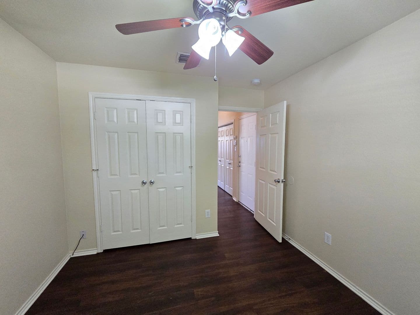 Fort Worth House: 8928 Sunny Hollow Drive