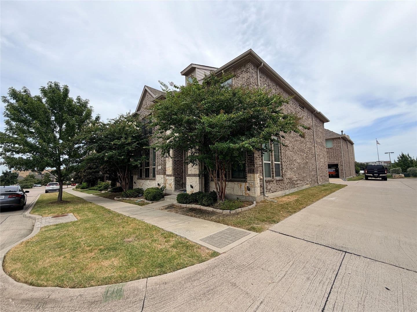 Richardson House: 2432 Cathedral Drive