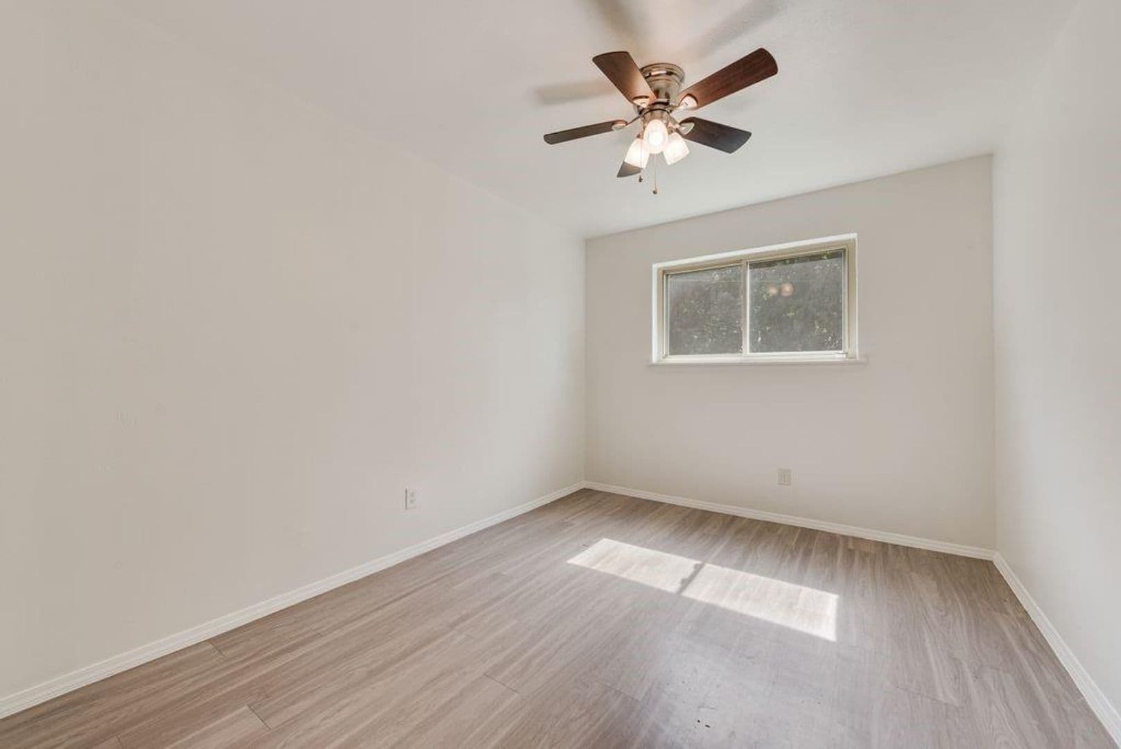 North Richland Hills House: 6536 Wakefield Rd