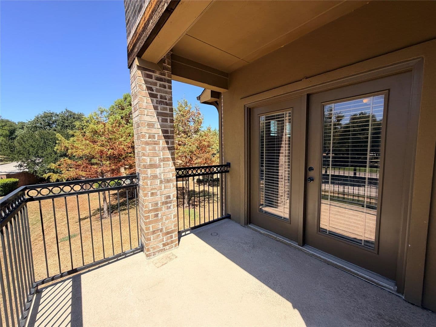 Euless House: 950 Brook Forest Ln