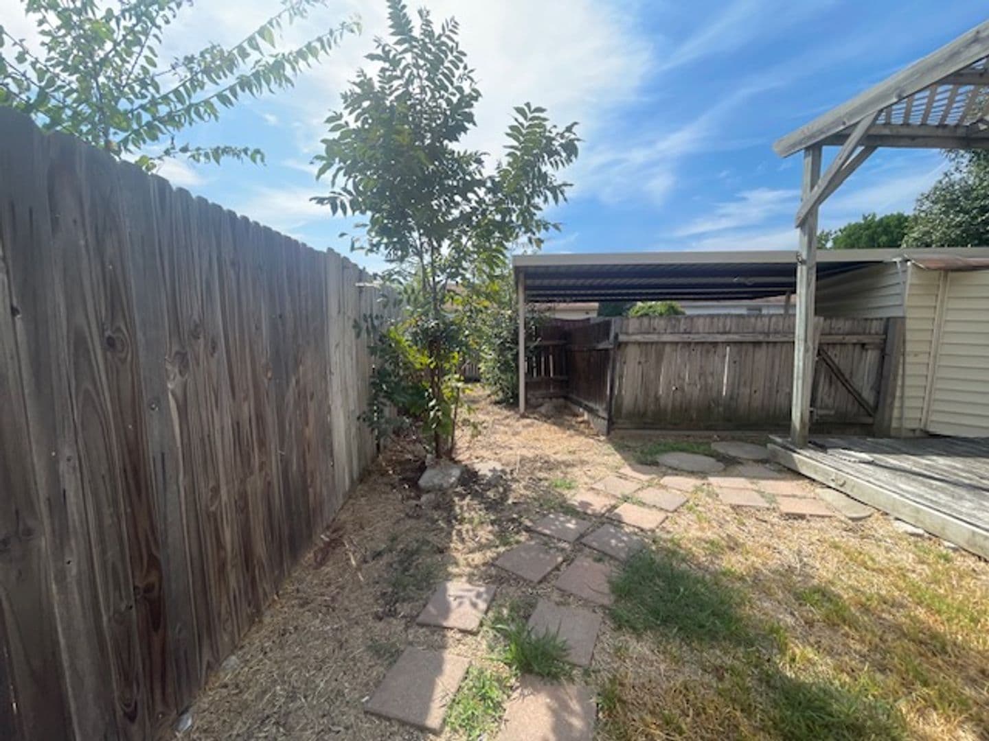 Arlington House: 2440 Sunflower Dr