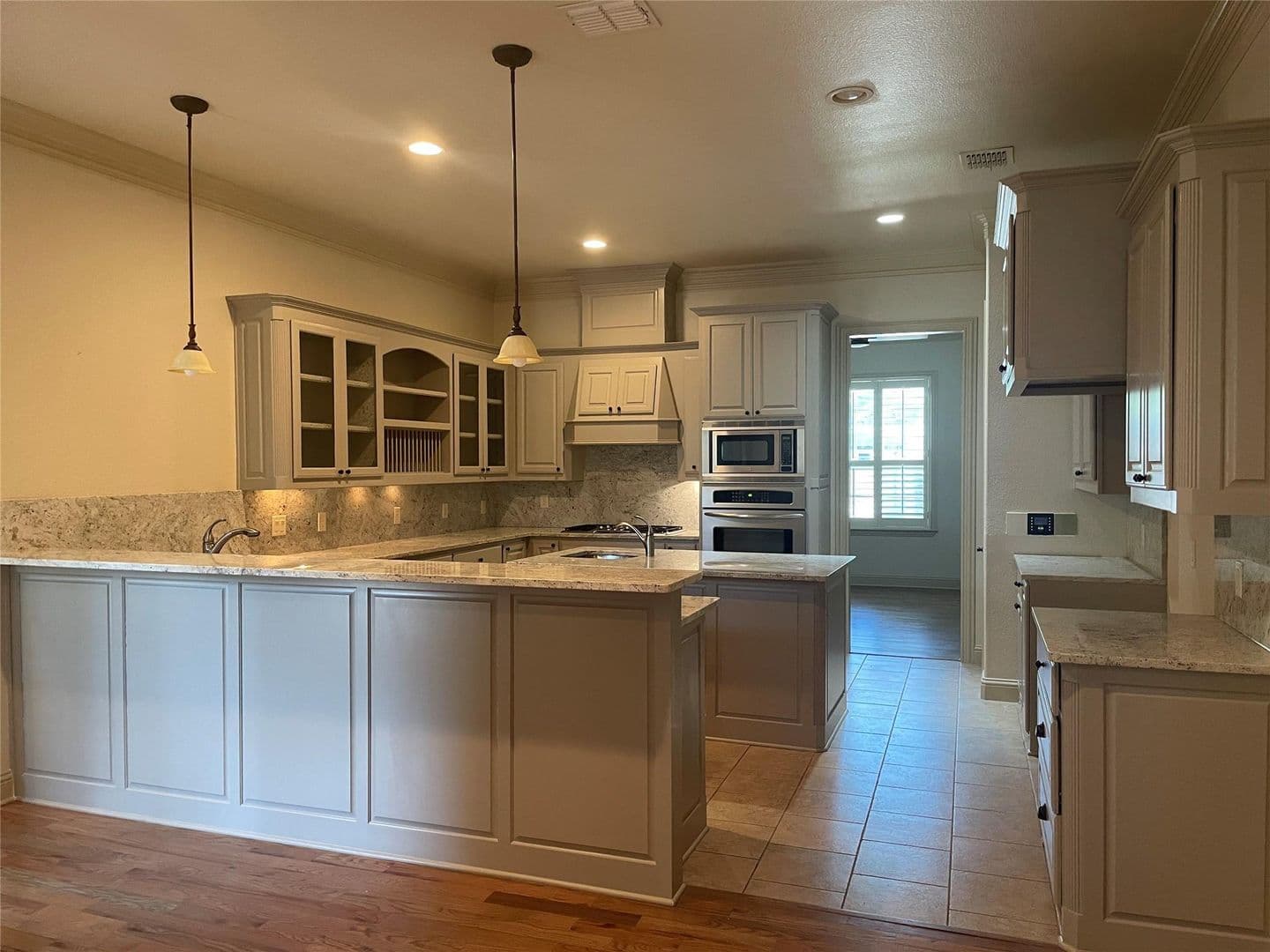 Rockwall House: 326 Harborview Dr