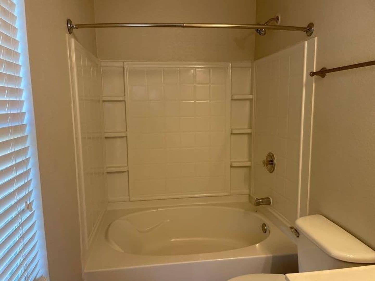 Saginaw House: 820 Eagle Drive