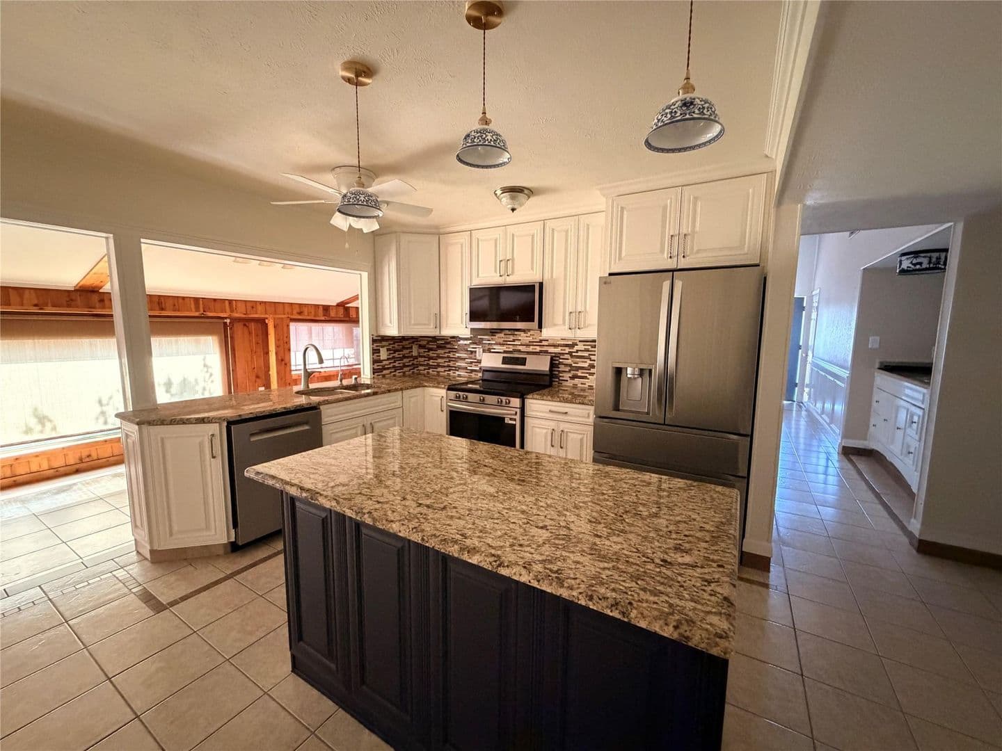 Bedford House: 3709 Pinewood St