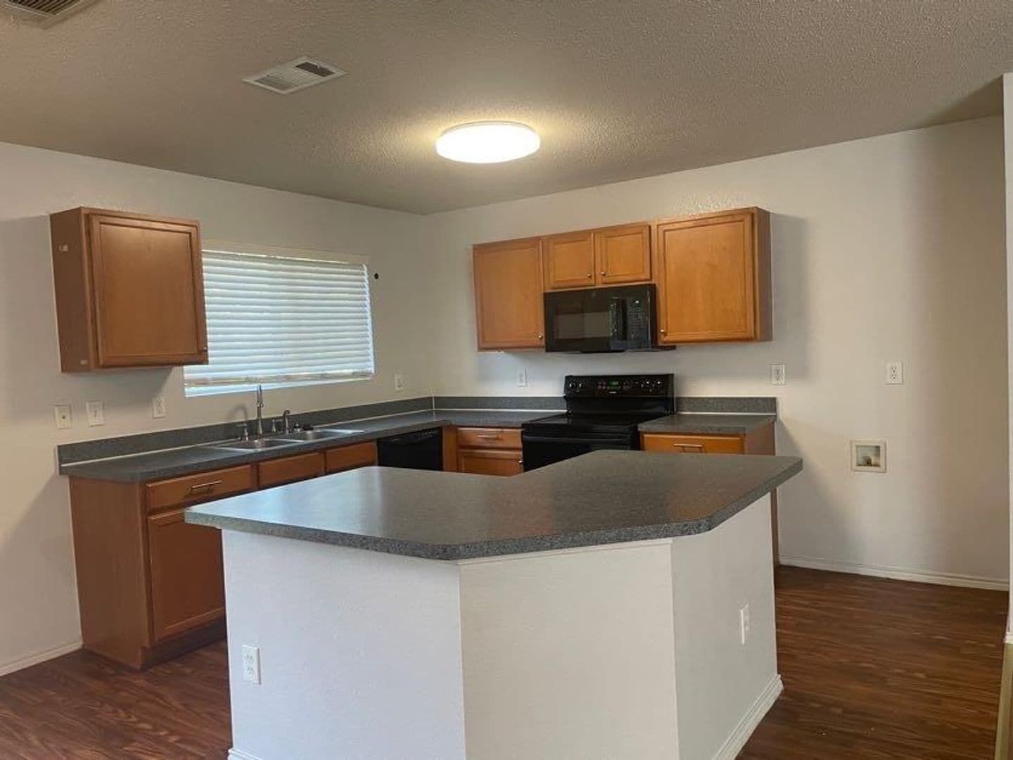 Saginaw House: 820 Eagle Drive