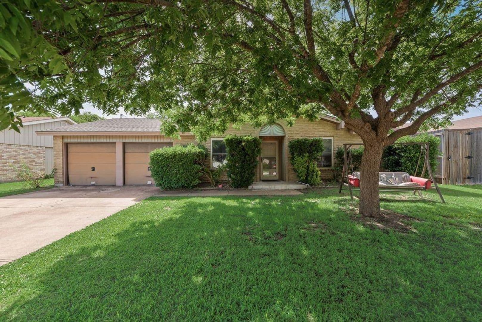 North Richland Hills House: 6536 Wakefield Rd