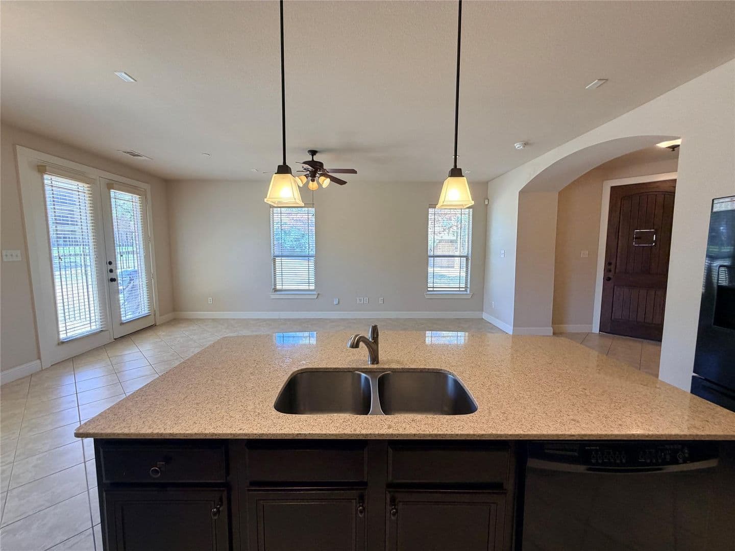 Euless House: 950 Brook Forest Ln