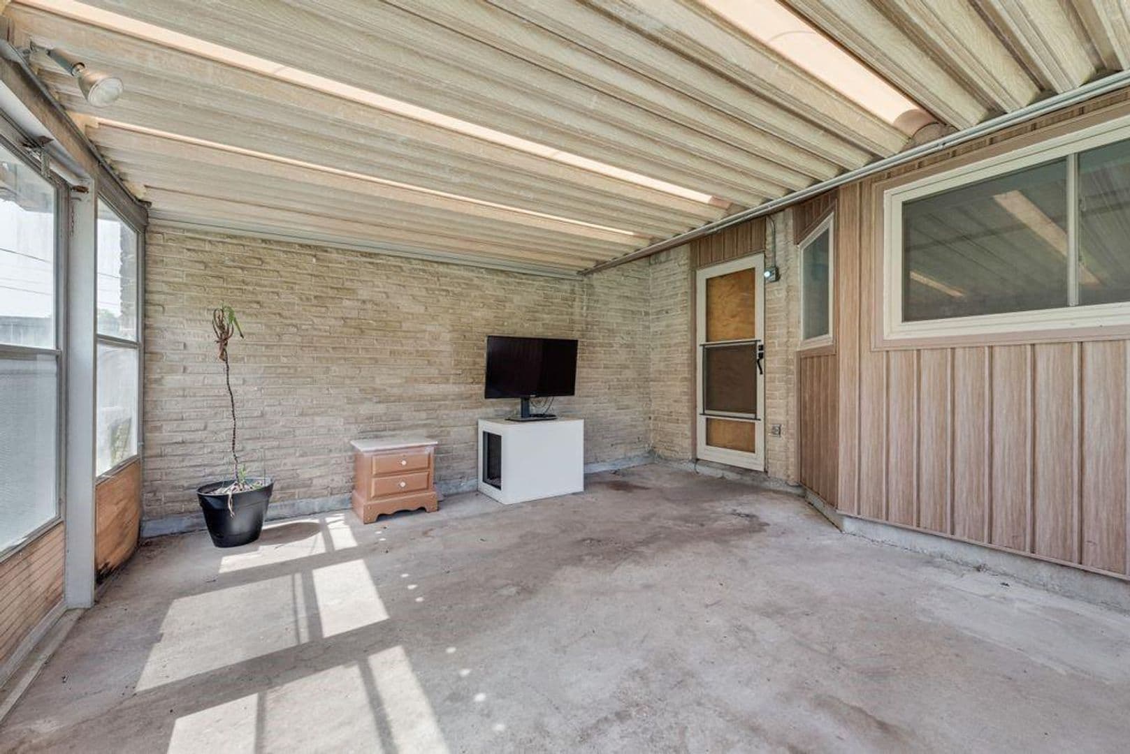 North Richland Hills House: 6536 Wakefield Rd