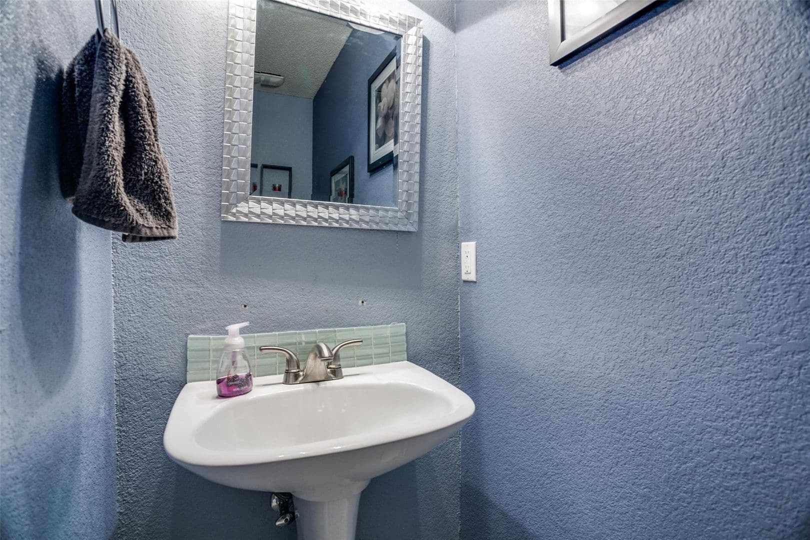 Fort Worth House: 3433 Cayman Drive