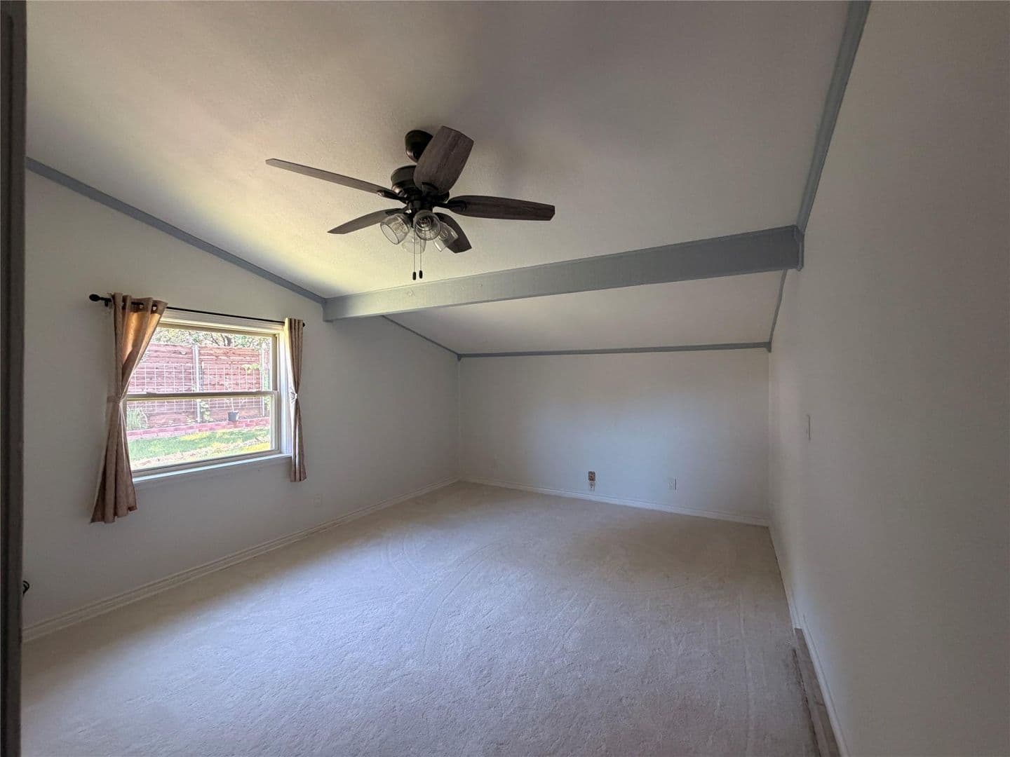 Bedford House: 3709 Pinewood St